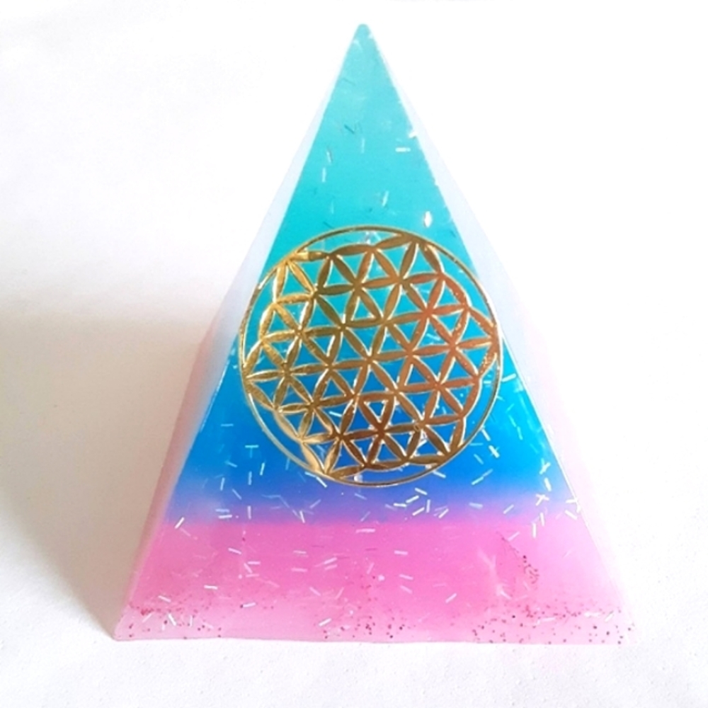 Pink blue green glitter glow in the dark pyramid resin figurine home decor